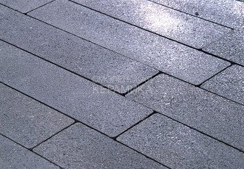 Гранитная тротуарная плитка Готика, Катушка Granite FINO, 60 мм, Амфиболит